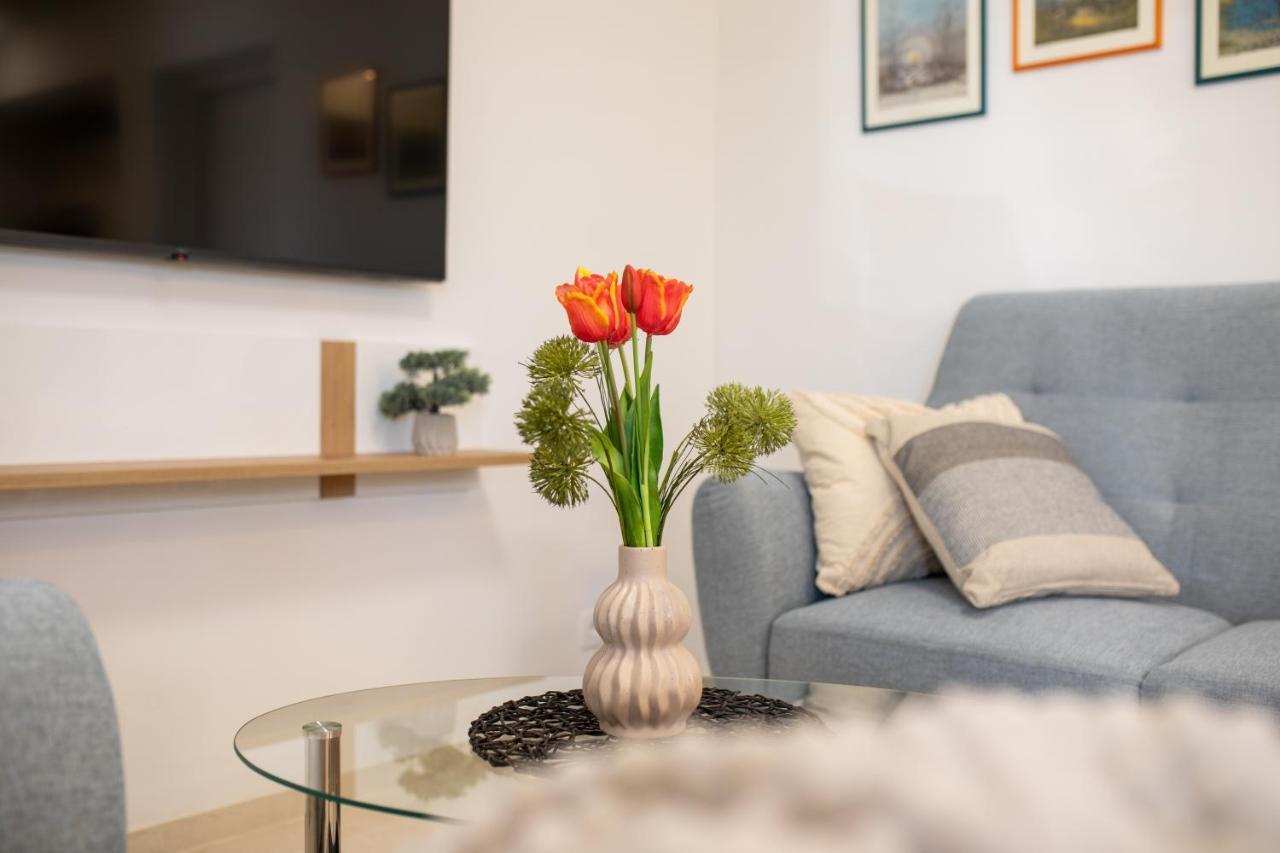 Apartman "Ela" Njivice Eksteriør bilde